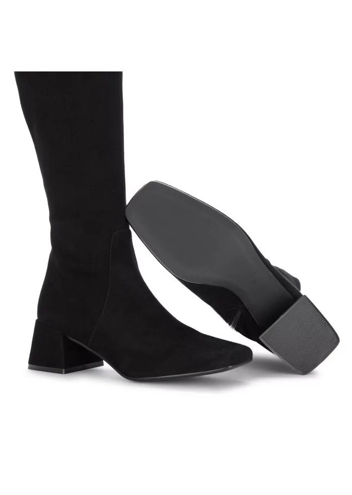 schwarze-stiefel-damen-372olo.webp Hohe Damenstiefel MA+DE 94 Wildleder Schwarz | Shoppen bei derna.it – Bild 1