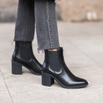 Schwarze Stiefeletten Ein Klassiker im Frühling